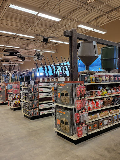 Sporting Goods Store «Bass Pro Shops», reviews and photos, 10040 Gulf Center Dr, Fort Myers, FL 33913, USA