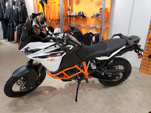 Motorcycle Dealer «Commonwealth Motorcycles», reviews and photos, 625 E Jefferson St, Louisville, KY 40202, USA