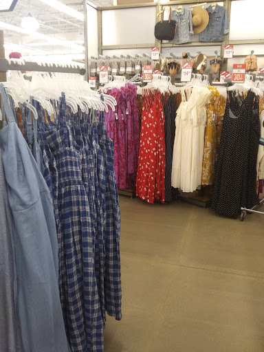 Outlet Mall «Tanger Outlet Tilton», reviews and photos, 120 Laconia Rd, Tilton, NH 03276, USA