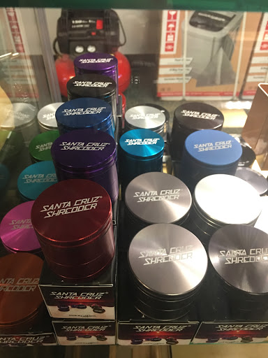 Vaporizer Store «Tha Head Shop Smoke Shop», reviews and photos, 737 E 9 Mile Rd, Ferndale, MI 48220, USA