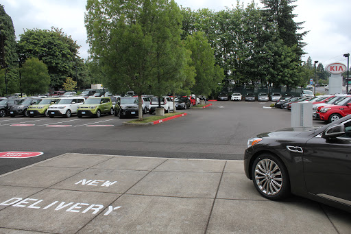 Kia Dealer «Ron Tonkin Kia», reviews and photos, 19335 SE McLoughlin Blvd, Gladstone, OR 97027, USA