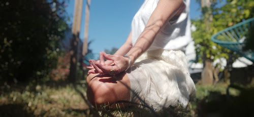 Alexandra Deg Sangeeta Kundalini Yoga, Yoga Doula, Yoga prénatal. à Rambouillet