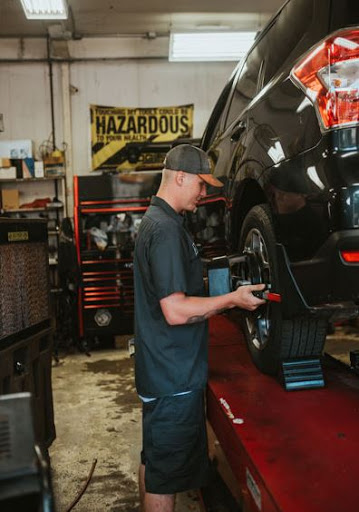 Auto Repair Shop «Kingwood Service Center», reviews and photos, 3318 Northpark Dr, Kingwood, TX 77339, USA