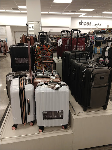 Department Store «Nordstrom Rack The Shops at Midtown Miami», reviews and photos, 3201 N Miami Ave, Miami, FL 33127, USA