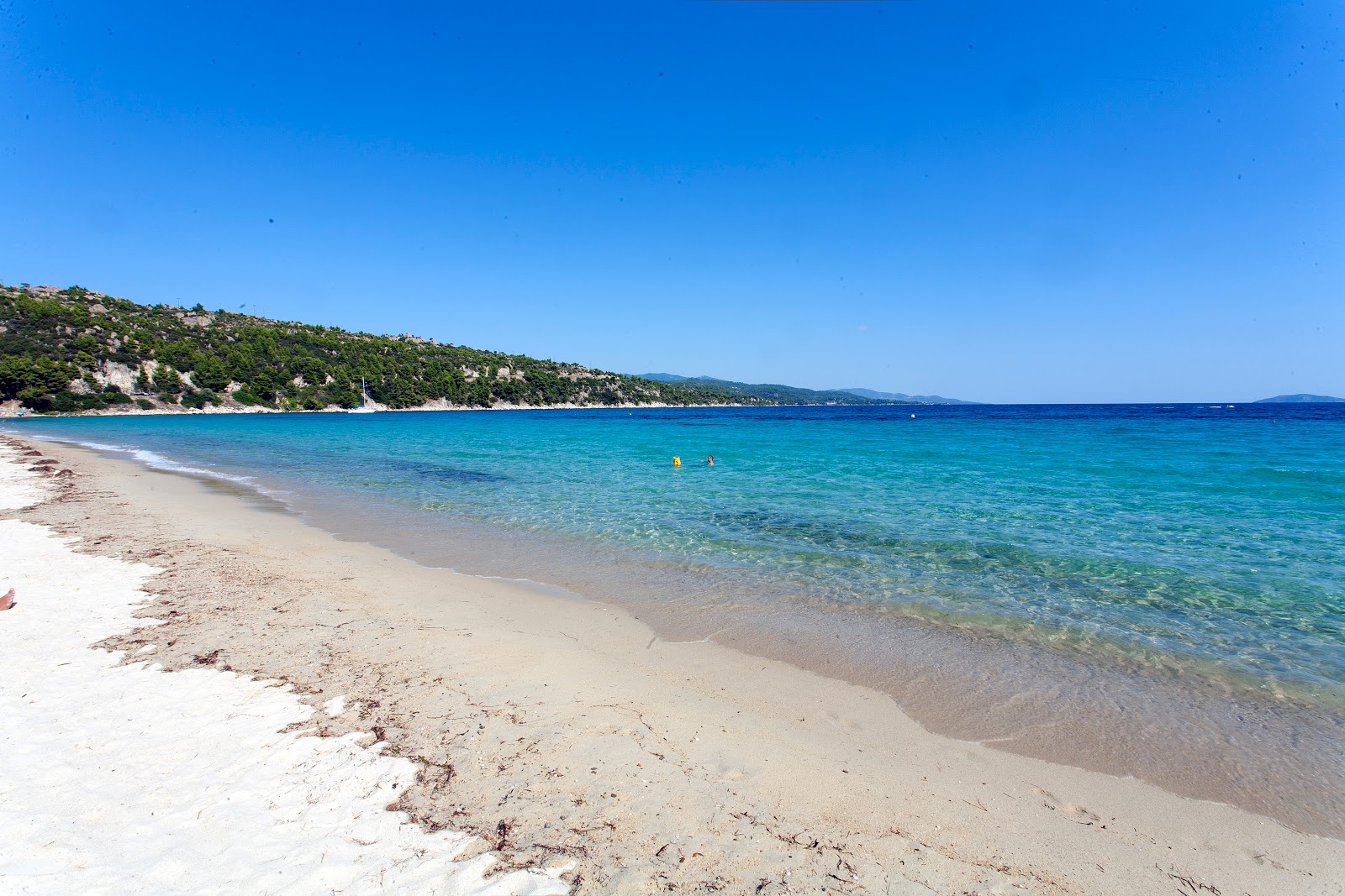 Fotografija Plaža Agios Ioannis z prostorna obala