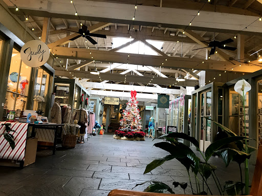 Book Store «Garden District Book Shop», reviews and photos, 2727 Prytania St, New Orleans, LA 70130, USA