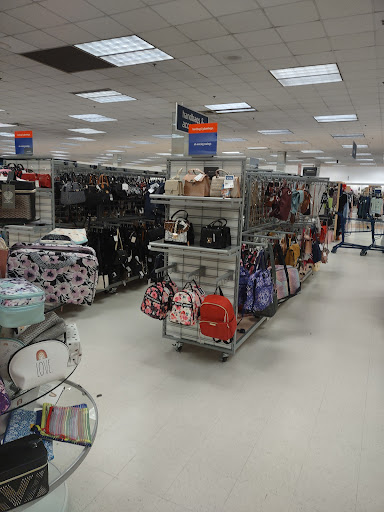 Department Store «Marshalls», reviews and photos, 425 Ernest W Barrett Pkwy NW, Kennesaw, GA 30144, USA