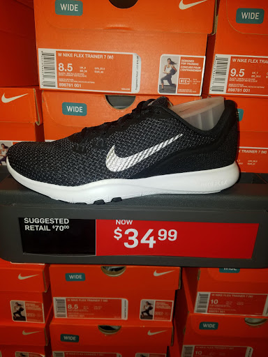 Clothing Store «Nike Factory Store», reviews and photos, 1475 N Burkhart Rd Suite C-200, Howell, MI 48855, USA
