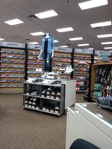Sporting Goods Store «SCHEELS», reviews and photos, 505 Center Ave, Moorhead, MN 56560, USA