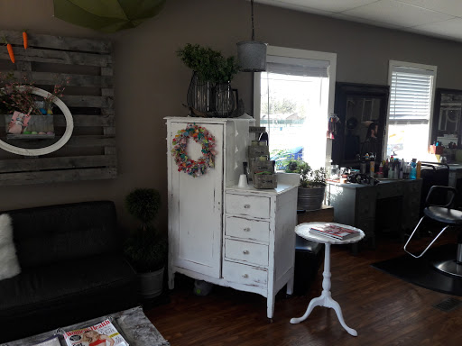 Hair Salon «National Ave Hair Salon», reviews and photos, 1375 S National Ave, Springfield, MO 65804, USA