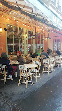 Atmosphère du Restaurant Brasserie Pastis à Paris - n°10