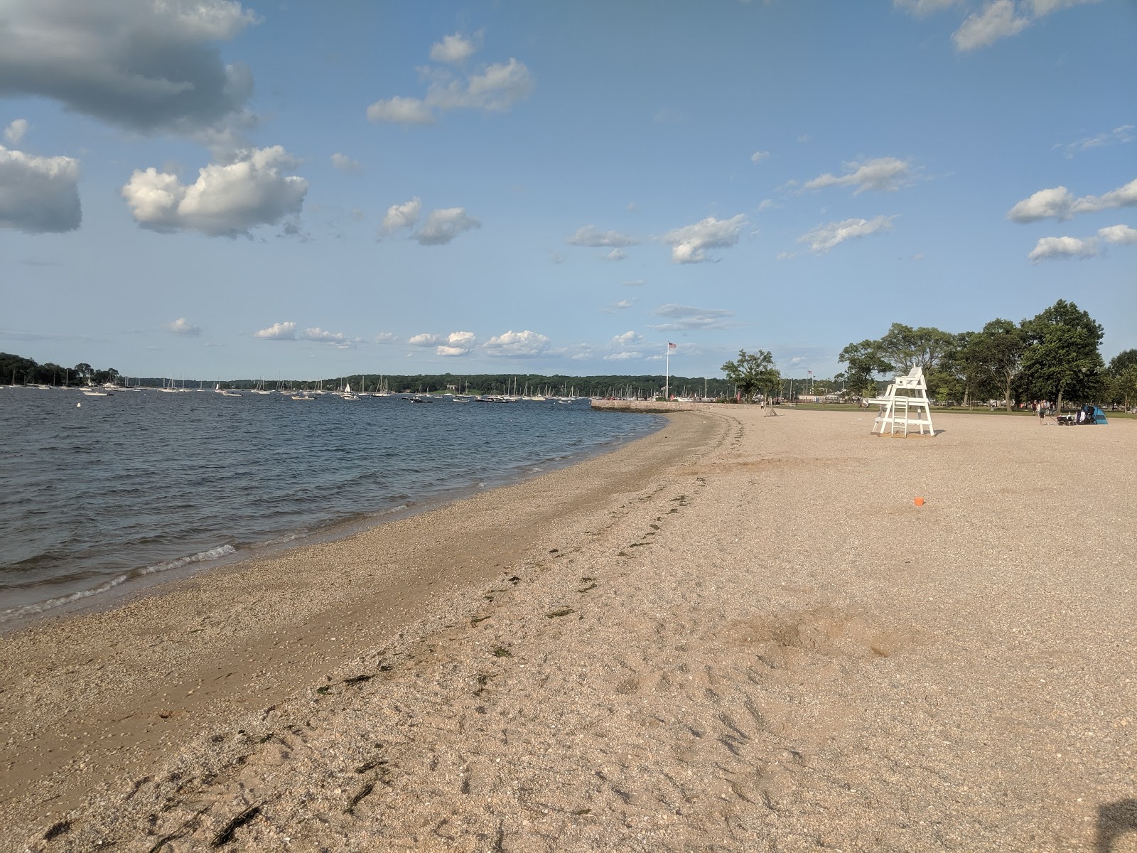 Photo de Roosevelt Beach avec l'eau bleu de surface