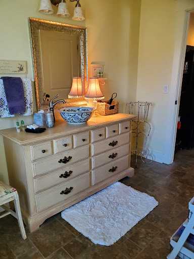 Lodge «The Farmhouse Inn», reviews and photos, 108 W Swan St, Centerville, TN 37033, USA