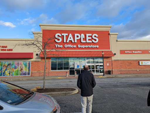 Office Supply Store «Staples», reviews and photos, 591 Memorial Dr, Chicopee, MA 01020, USA