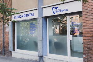 Clínica dental BacDental - Dentista en Bac de Roda image