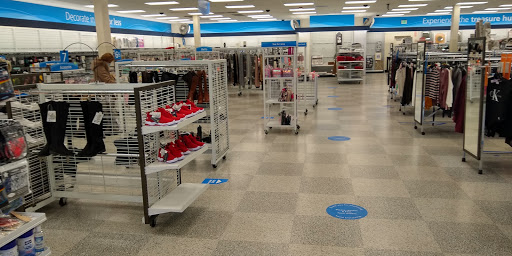 Clothing Store «Ross Dress for Less», reviews and photos, 1316 Butterfield Rd, Downers Grove, IL 60515, USA