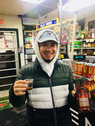 Liquor Store «Discount Liquor», reviews and photos, 250 Meriden Rd, Waterbury, CT 06705, USA