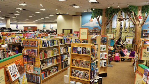 Book Store «Barnes & Noble», reviews and photos, 540 Ed Noble Pkwy, Norman, OK 73072, USA