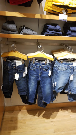 Clothing Store «Gap», reviews and photos, 7430 164th Ave NE, Redmond, WA 98052, USA