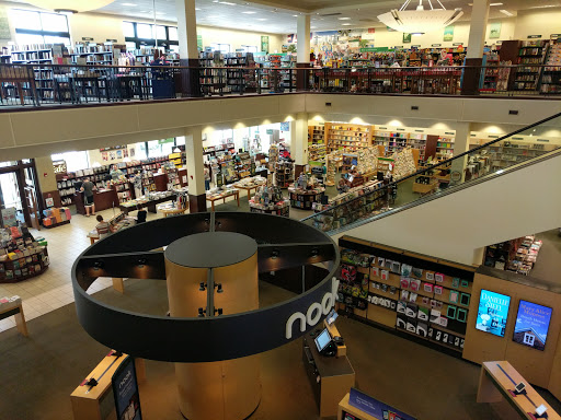 Book Store «Barnes & Noble Booksellers Boca Raton», reviews and photos, 1400 Glades Rd, Boca Raton, FL 33431, USA