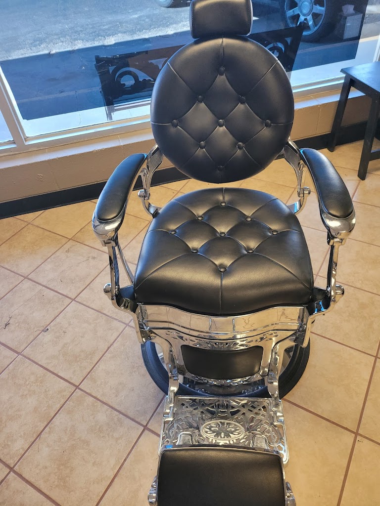 Michael & Julie's Barber shop Salon 79070