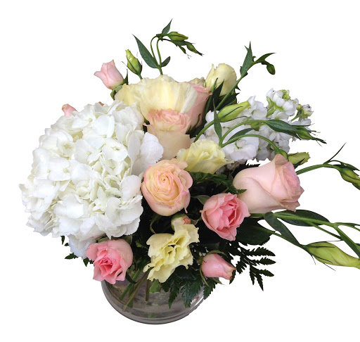 Florist «Dietz Flower Shop & Tuxedo Rental», reviews and photos, 969 E Kingsbury St, Seguin, TX 78155, USA