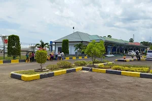 Lewoleba Airport image