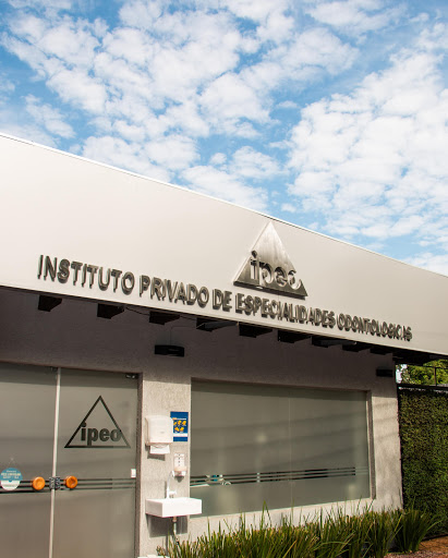 I.P.E.O Instituto Privado de Especialidades Odontologicas