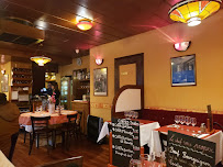 Atmosphère du Restaurant français Le Saint Regis à Paris - n°16