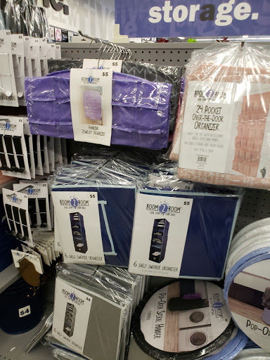 Variety Store «Five Below», reviews and photos, 1730 W Fullerton Ave #17, Chicago, IL 60614, USA