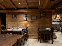 Atmosphère du Restaurant de cuisine européenne moderne La Poya à Châtel - n°6