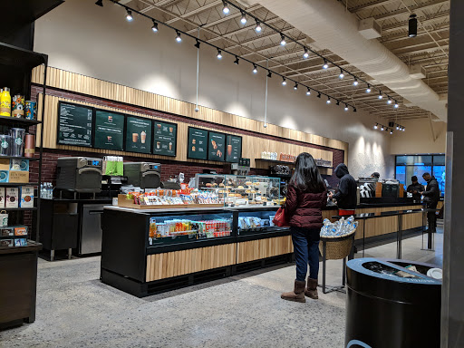 Shopping Mall «The Bay Terrace», reviews and photos, 23-98 Bell Blvd, Bayside, NY 11360, USA