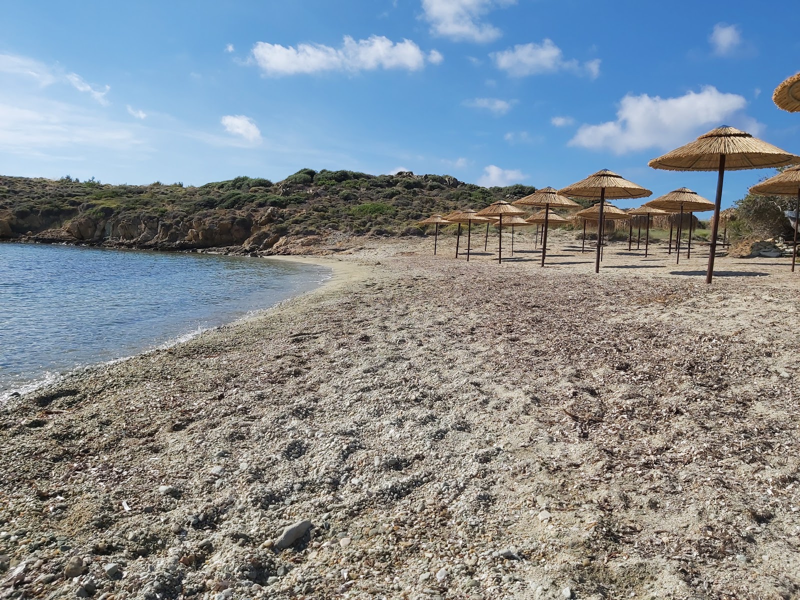 Foto de Agios Paraskevi beach ubicado en área natural