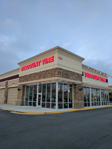 Tire Shop «Discount Tire Store - Florence, SC», reviews and photos, 102 Woody Jones Blvd, Florence, SC 29501, USA