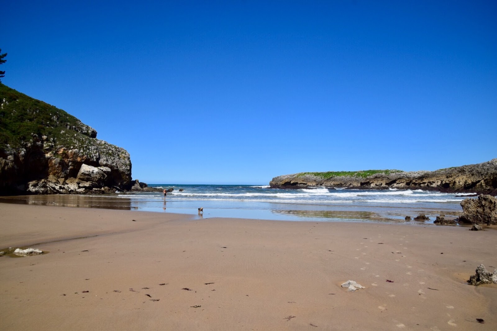 Photo of Playa de Los Curas with bright sand surface