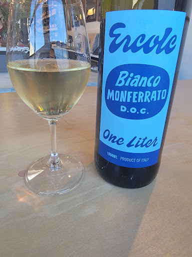 Wine Store «Oakland Yard Wine Shop», reviews and photos, 420 40th St, Oakland, CA 94609, USA