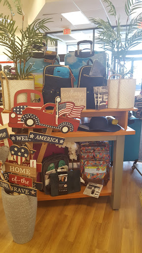 Shopping Mall «Fairfield Shopping Center», reviews and photos, 5322 Lord Dunmore Ct, Virginia Beach, VA 23464, USA