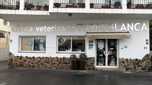 Clínica Veterinaria Torreblanca Av. Carvajal, 5, 29640 Fuengirola, Málaga, España