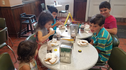 Coffee Shop «Cafe Du Monde», reviews and photos, 1814 North Causeway Approach #1, Mandeville, LA 70448, USA