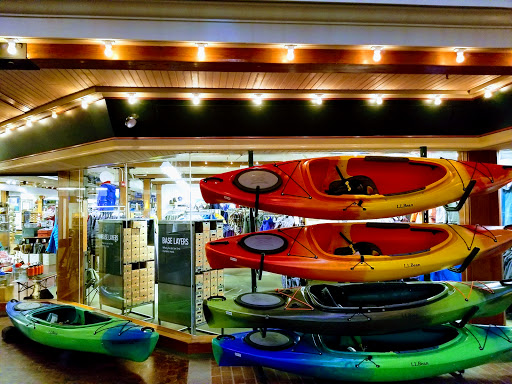  «L.L. Bean», reviews and photos, 8 Glen Rd, West Lebanon, NH 03784, USA