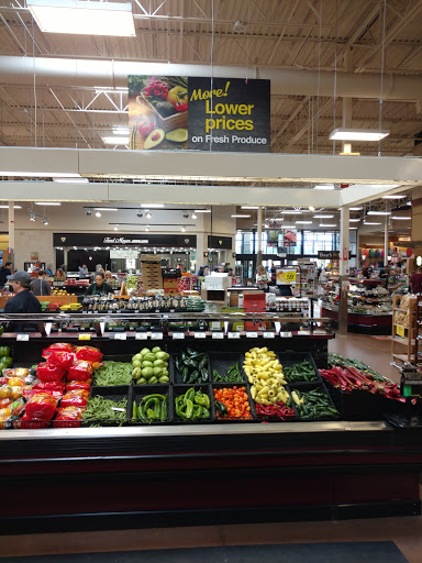 Grocery Store «Fred Meyer», reviews and photos, 2801 Bickford Ave, Snohomish, WA 98290, USA