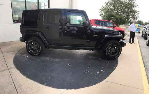 Car Dealer «Lone Star Chrysler Dodge Jeep Ram», reviews and photos, 8811 I-35, San Antonio, TX 78211, USA