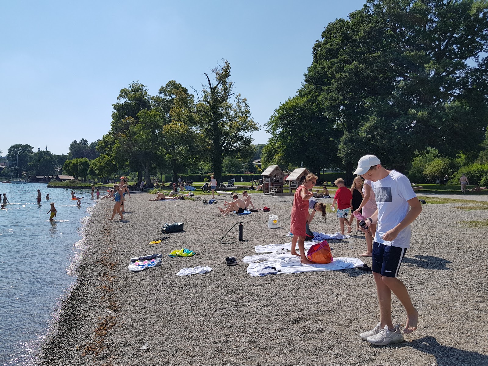 Spielplatz Tutzing Brahmspromenade的照片 带有直岸