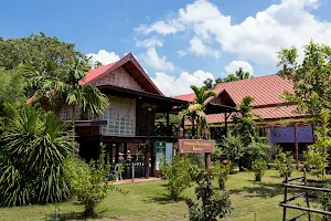 พิพิธภัณฑ์พื้นบ้านไทยเบิ้งบ้านโคกสลุง image
