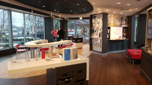 Cell Phone Store «Verizon», reviews and photos, 16 Hazard Ave, Enfield, CT 06082, USA