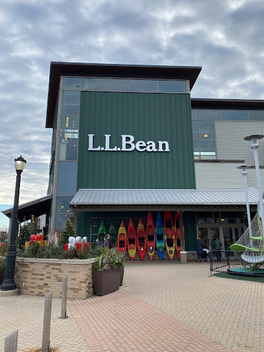 Clothing Store «L.L. Bean», reviews and photos, 4999 Old Orchard Shopping Center, Skokie, IL 60077, USA