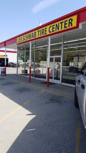Tire Shop «Les Schwab Tire Center», reviews and photos, 1056 E Woodin Ave, Chelan, WA 98816, USA