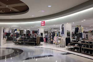 UNIQLO Aeon Mall Aratamabashi shop image