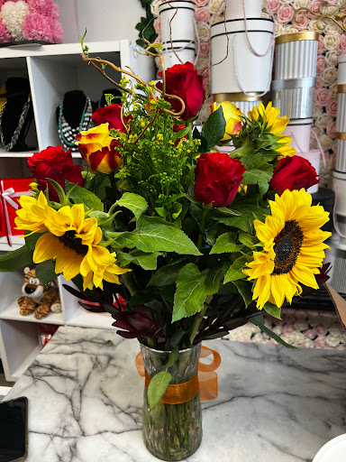 Florist «Hills Floral», reviews and photos, 1166 S Robert St, West St Paul, MN 55118, USA