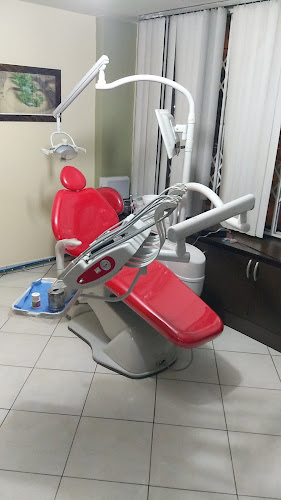 Opiniones de Consultorio Dental Dra. Moya en Quito - Dentista